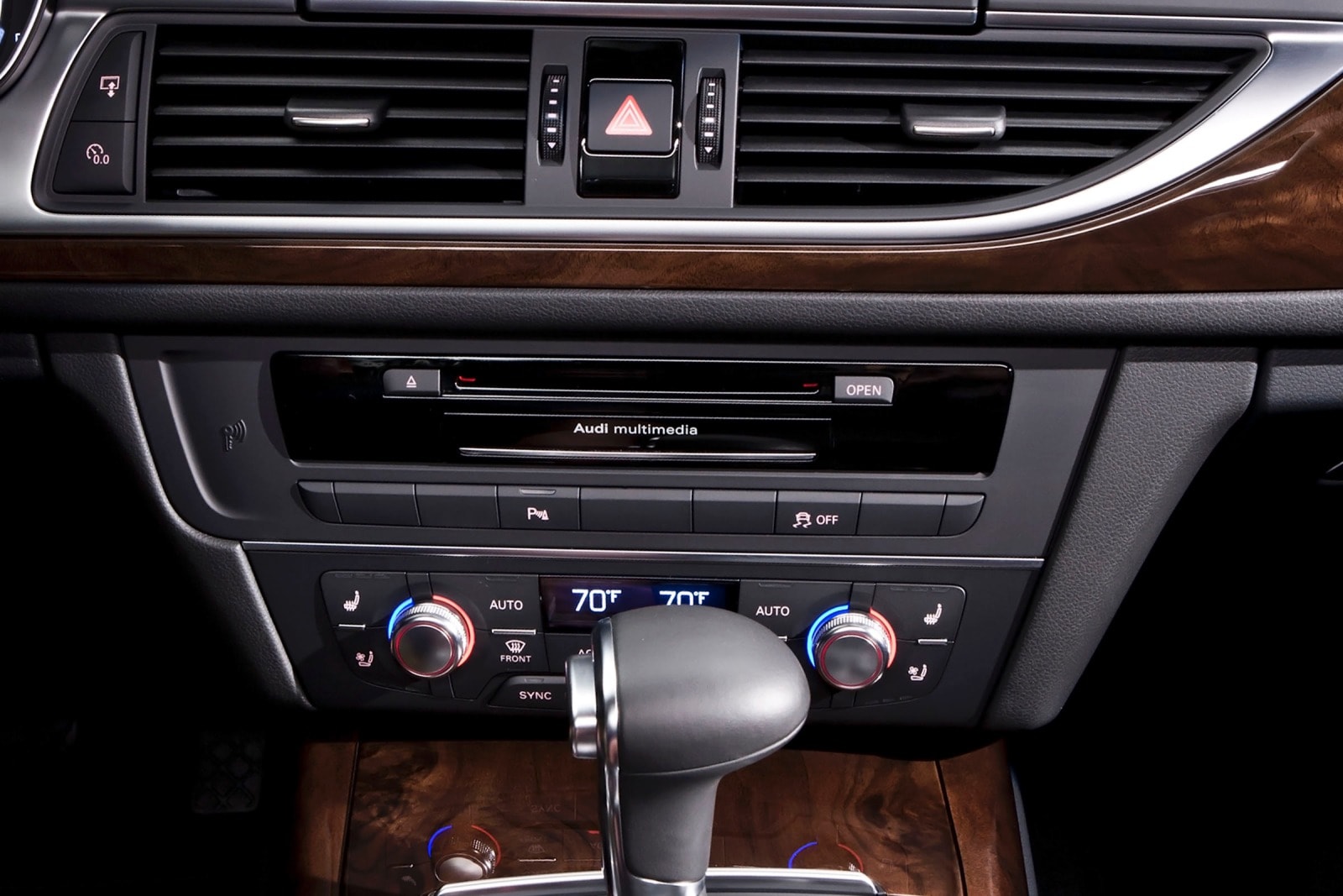 2012 Audi A6 interior CC