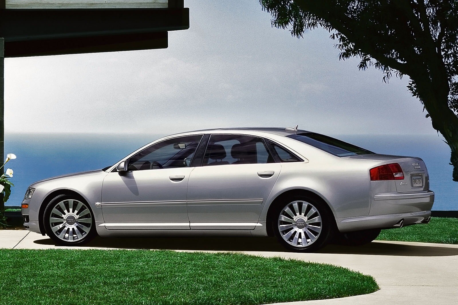 2007 Audi A8 exterior FQ
