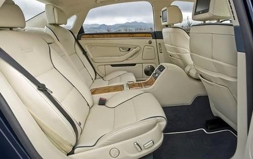 2010 Audi A8 interior RI