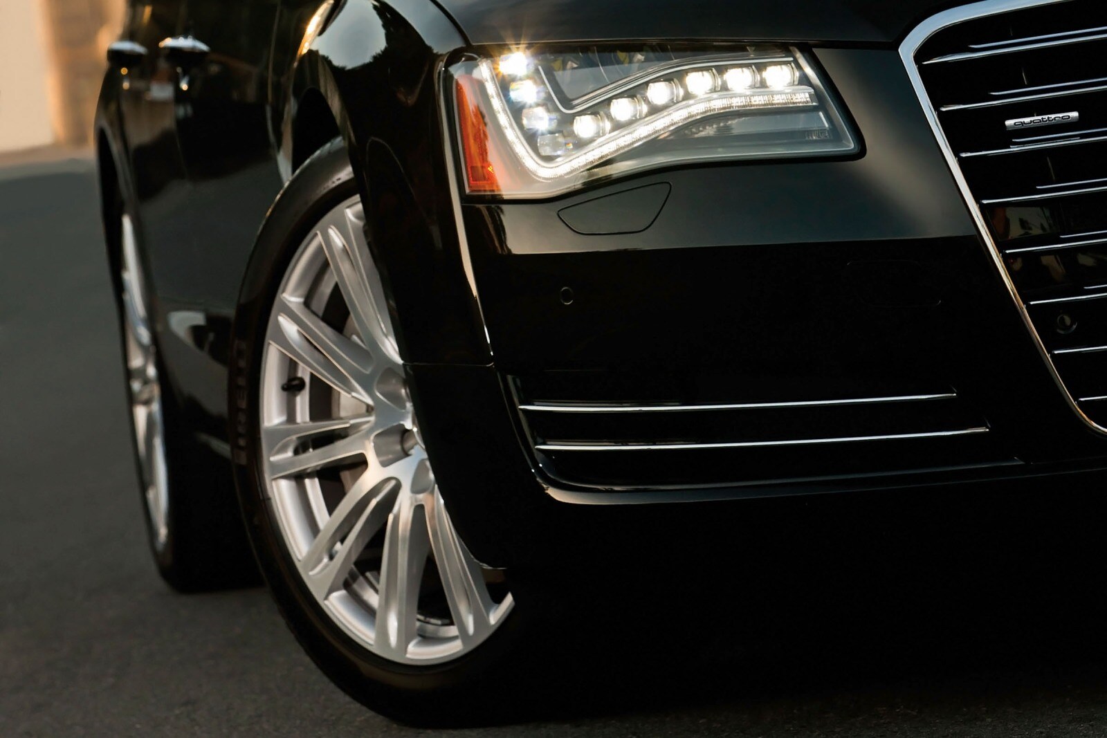 2014 Audi A8 exterior EDETAIL