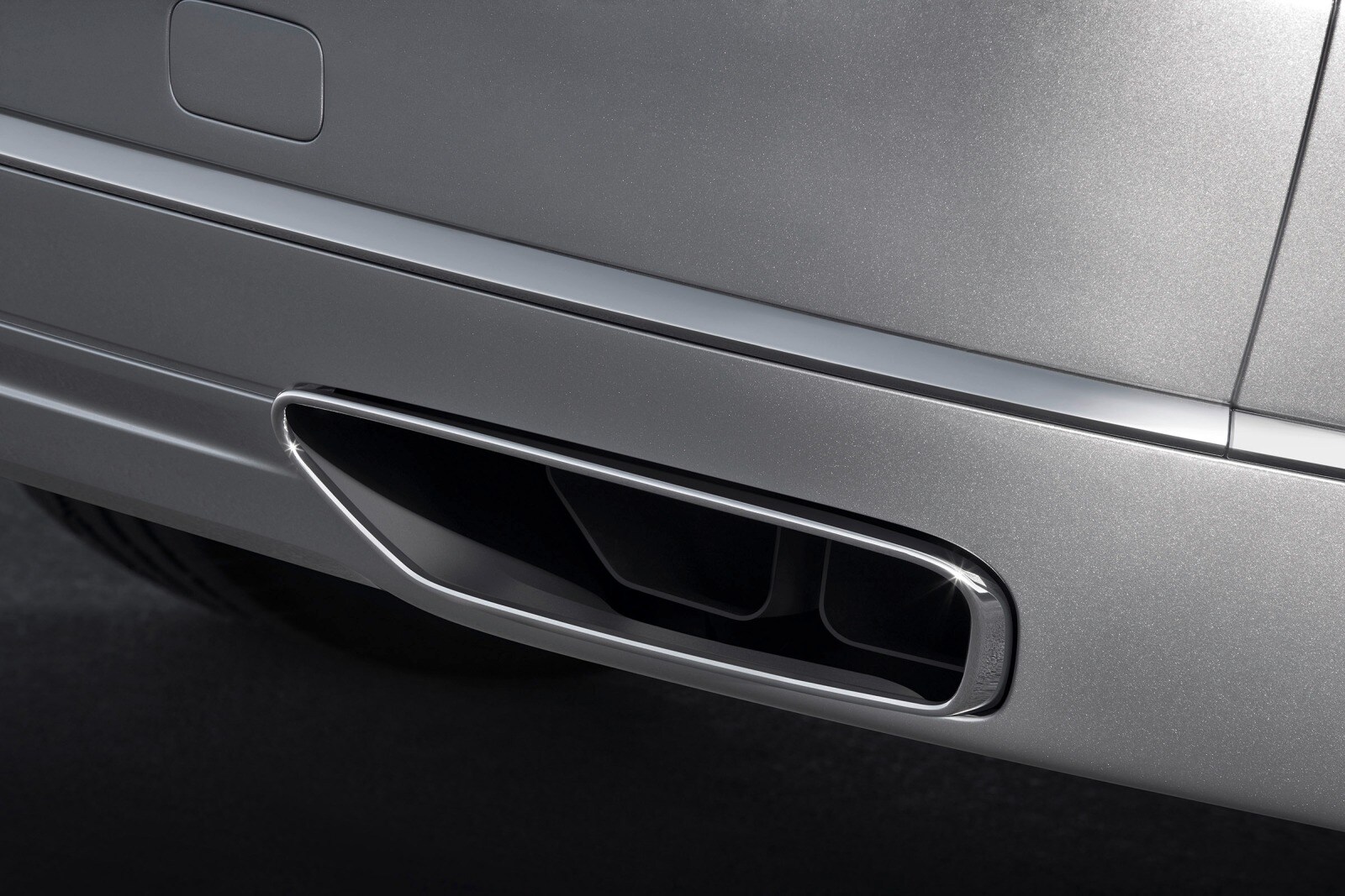 2015 Audi A8 — OEM photo 2