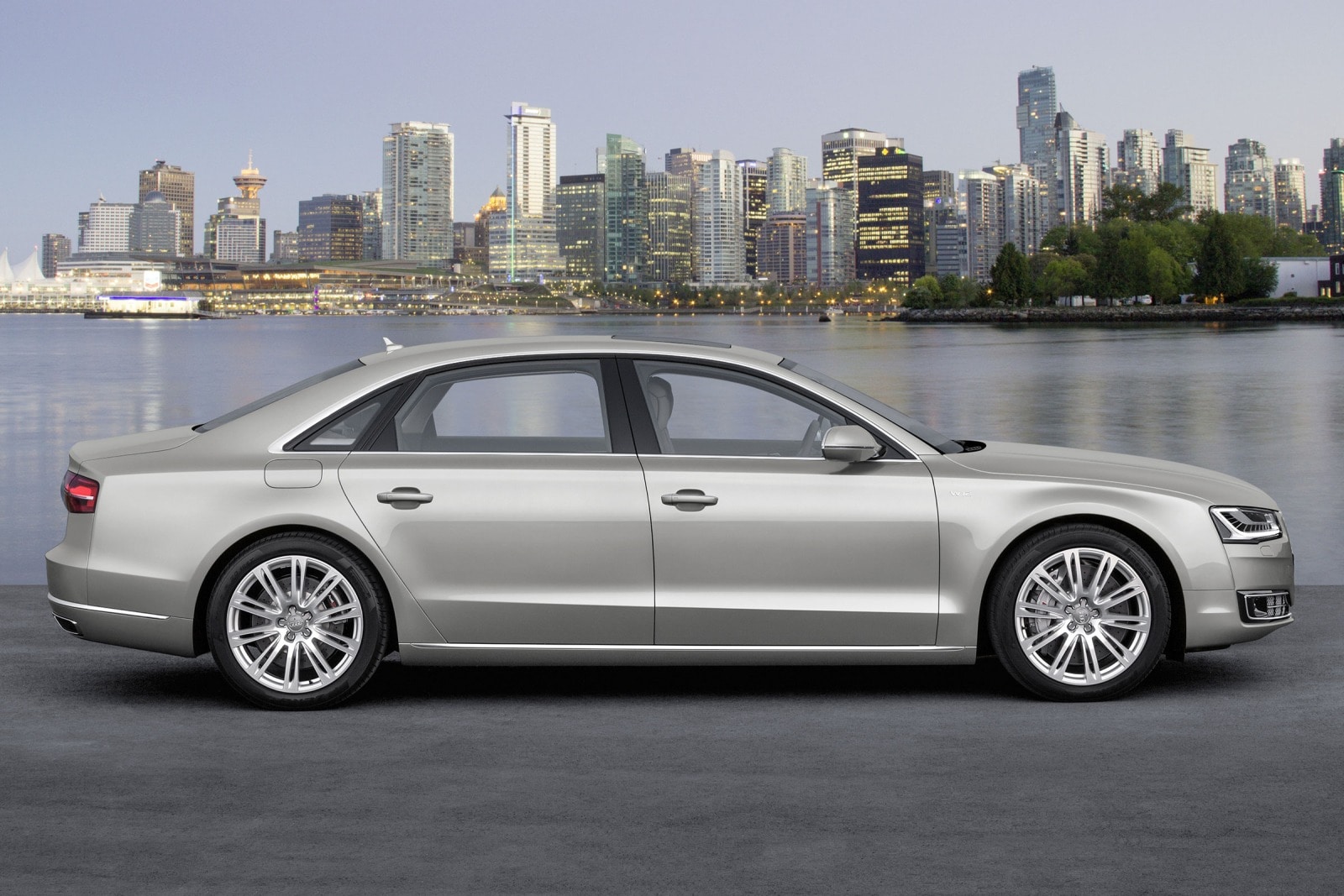 2015 Audi A8 — OEM photo 5