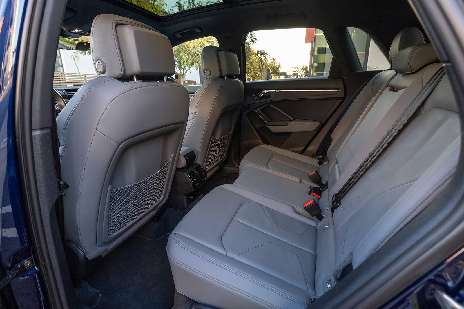 2022 Audi Q3 interior RI