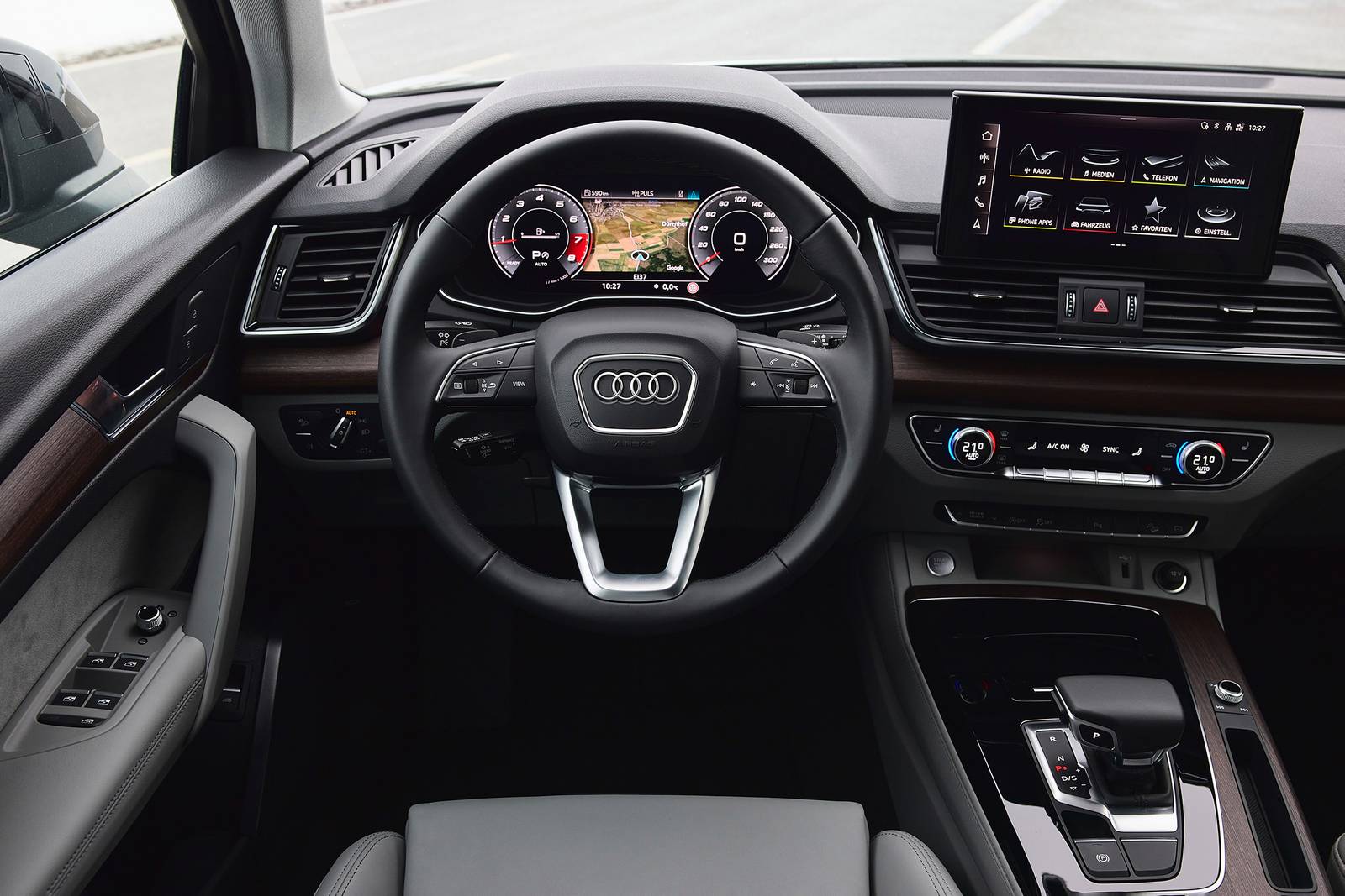 2022 Audi Q5 interior SWD