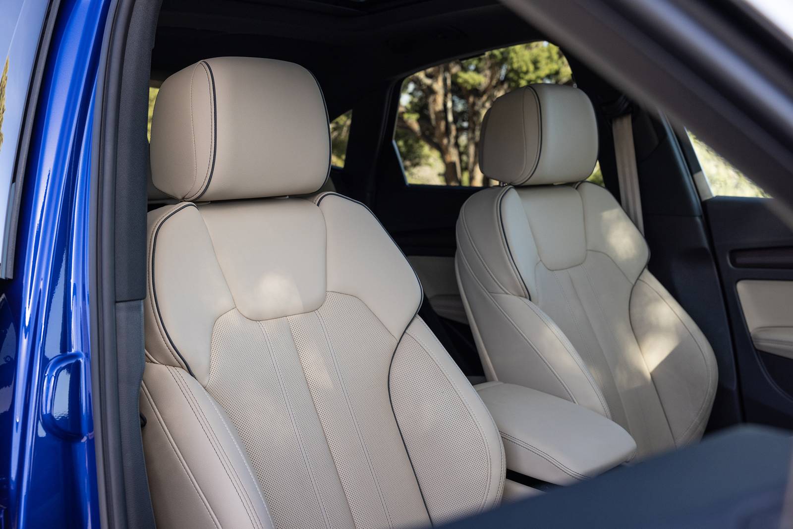 2025 Audi Q5 front safety DETAIL