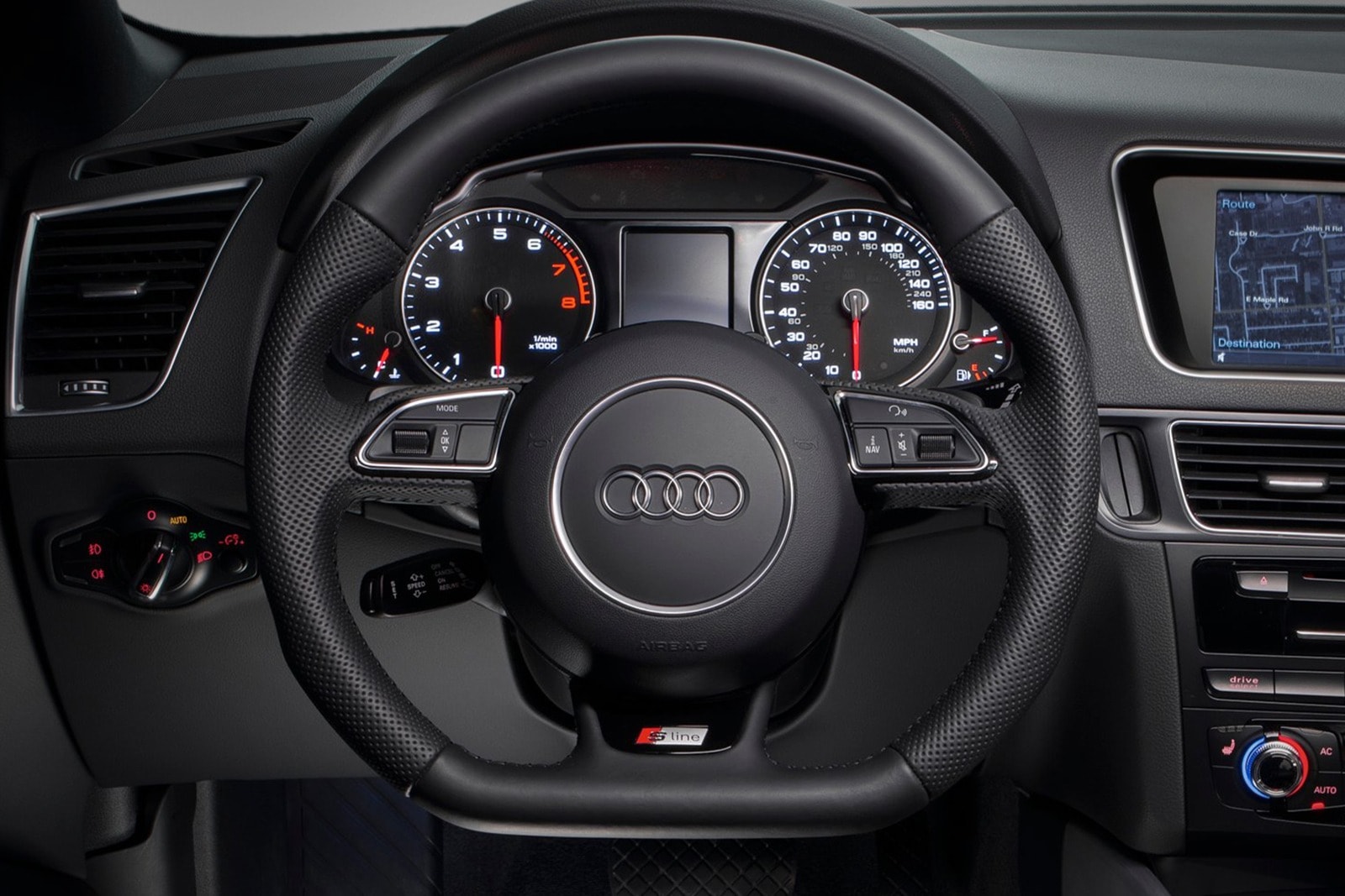 2016 Audi Q5 interior SWD