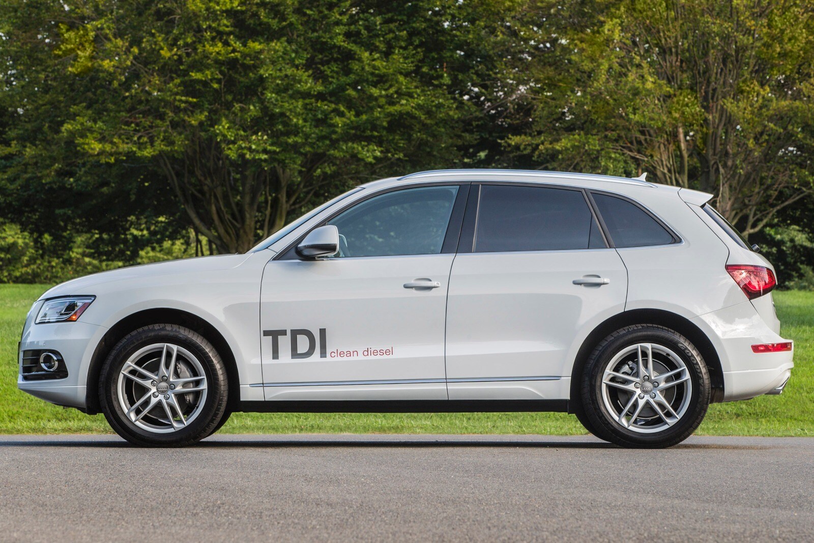 2016 Audi Q5 exterior FQ