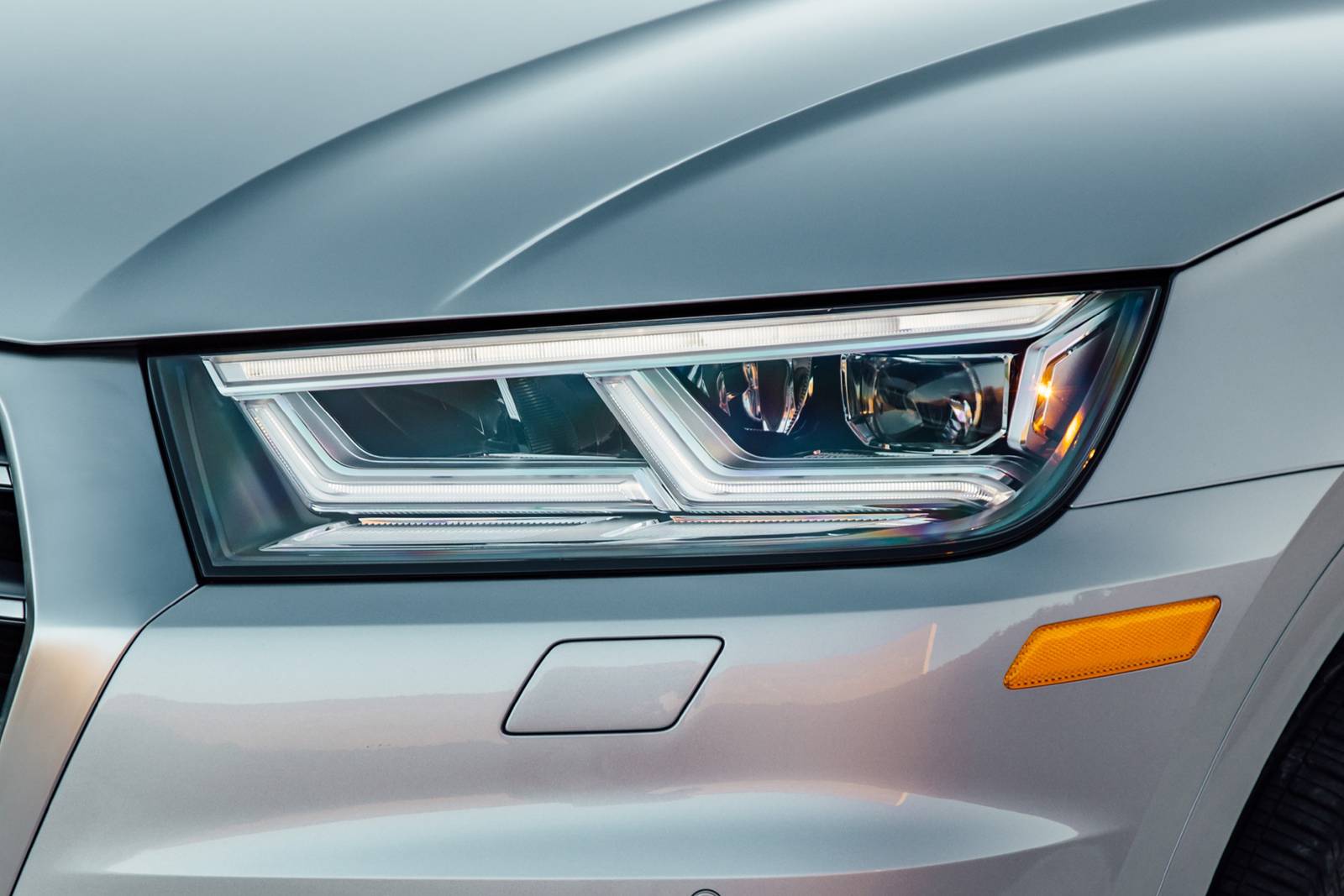 2019 Audi Q5 front safety EDETAIL