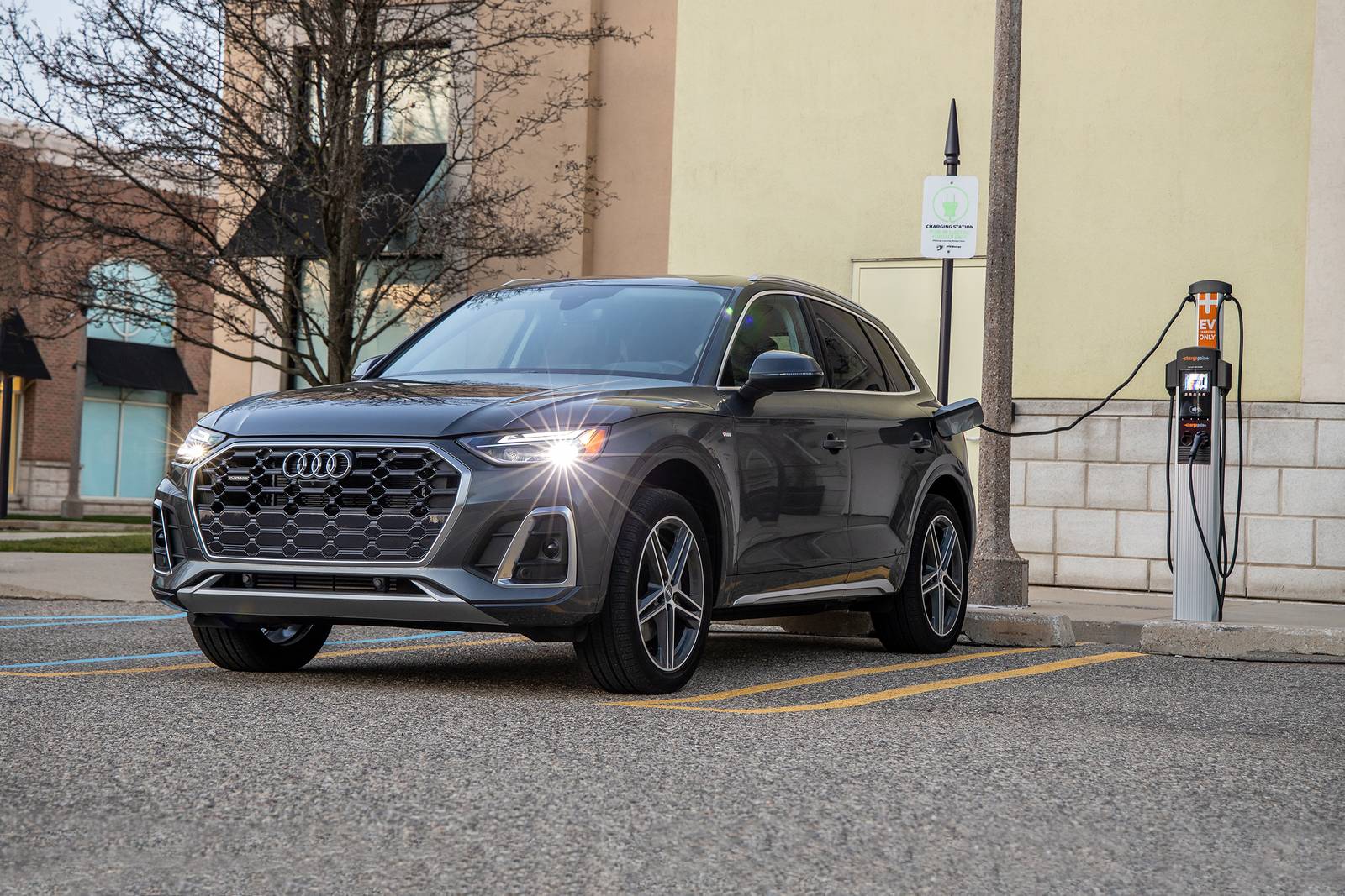 2021 Audi Q5 exterior LIFE1