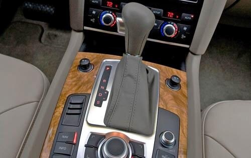 2010 Audi Q7 interior CC