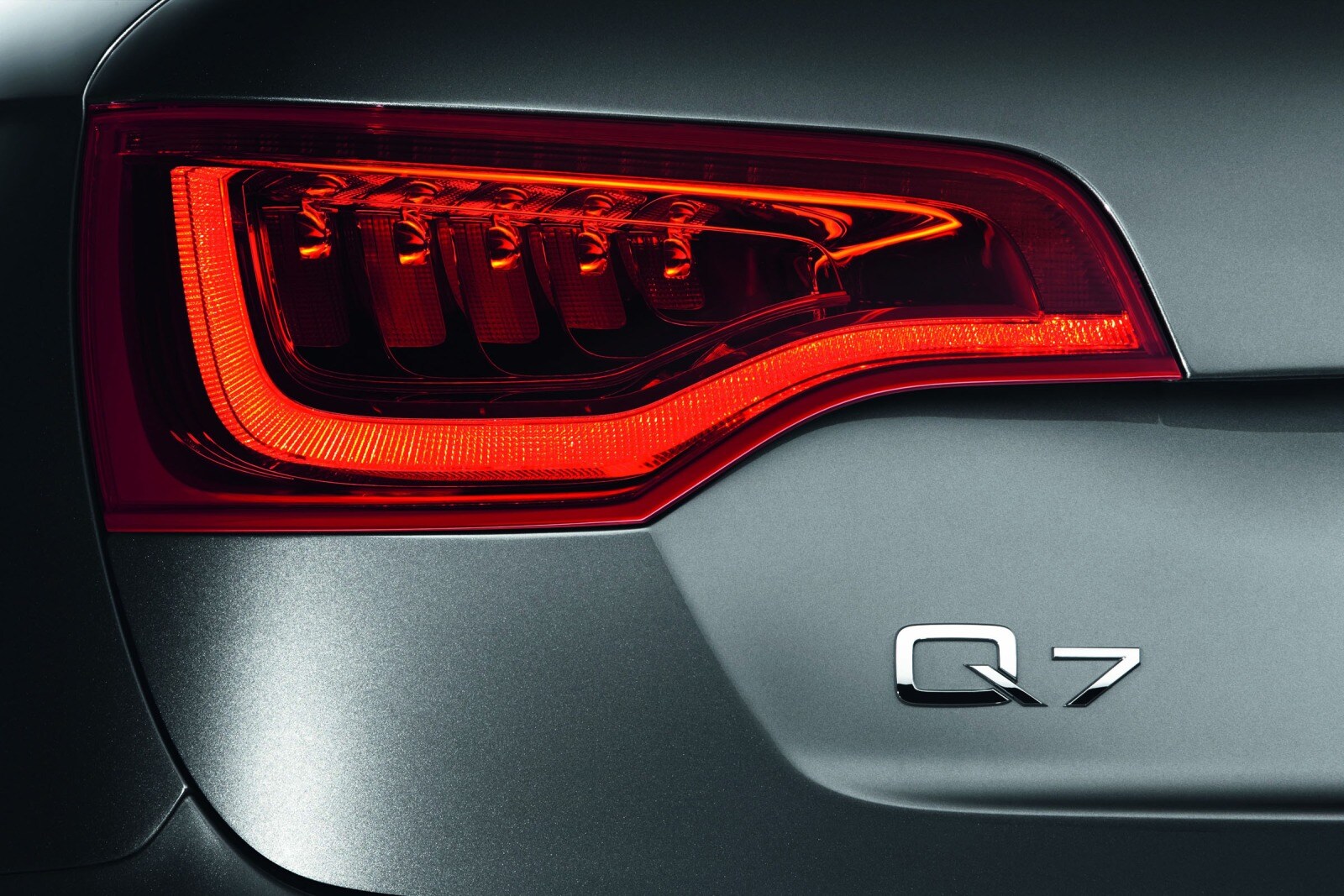 2012 Audi Q7 exterior EDETAIL