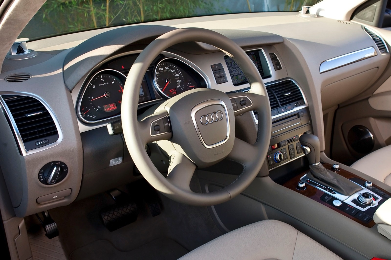 2012 Audi Q7 interior I