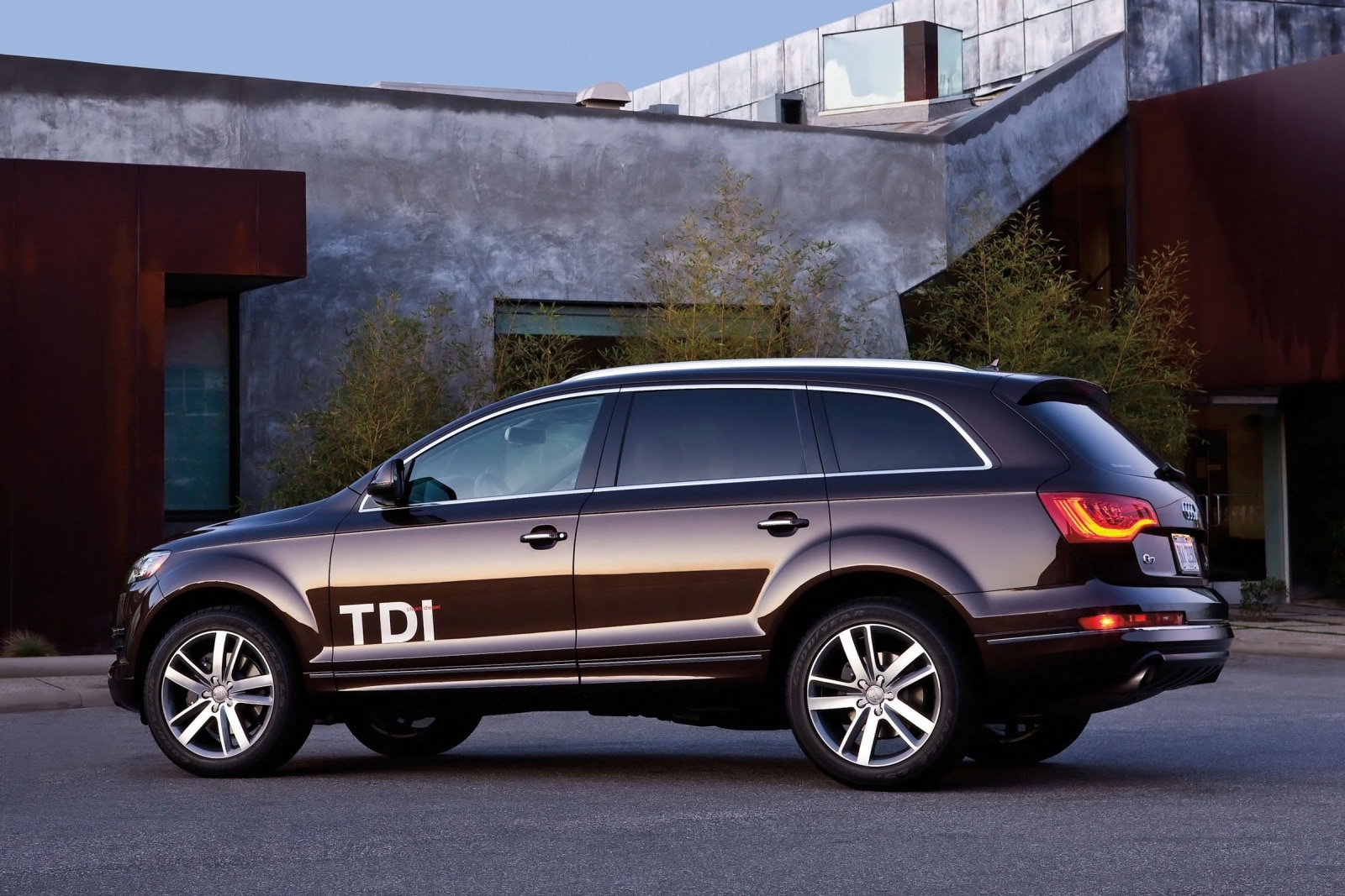 2013 Audi Q7 front safety FQ