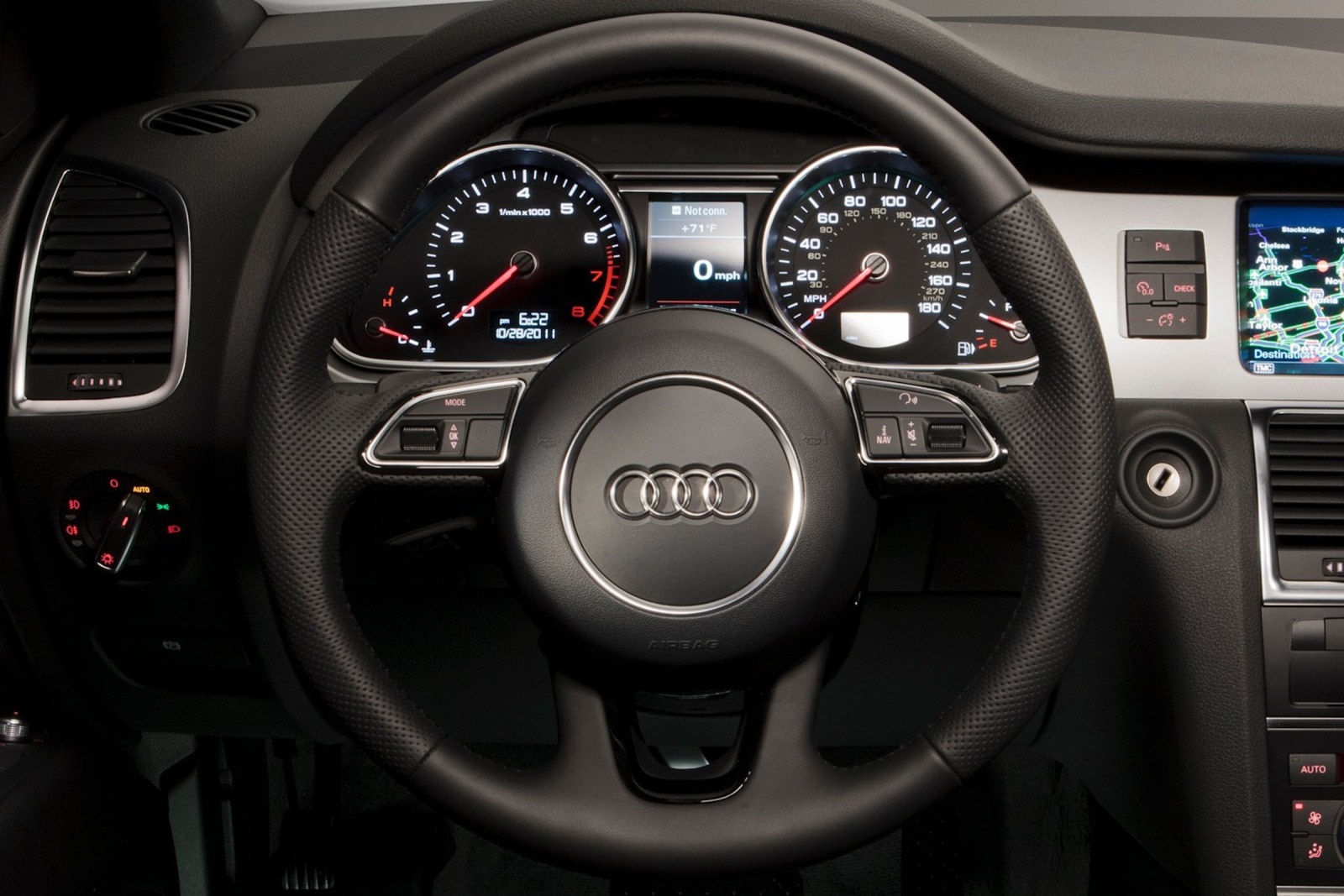 2014 Audi Q7 front safety SWD