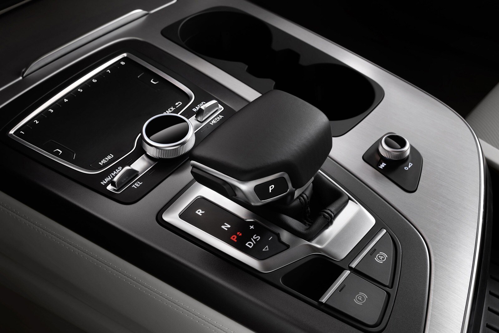 2017 Audi Q7 interior SHF