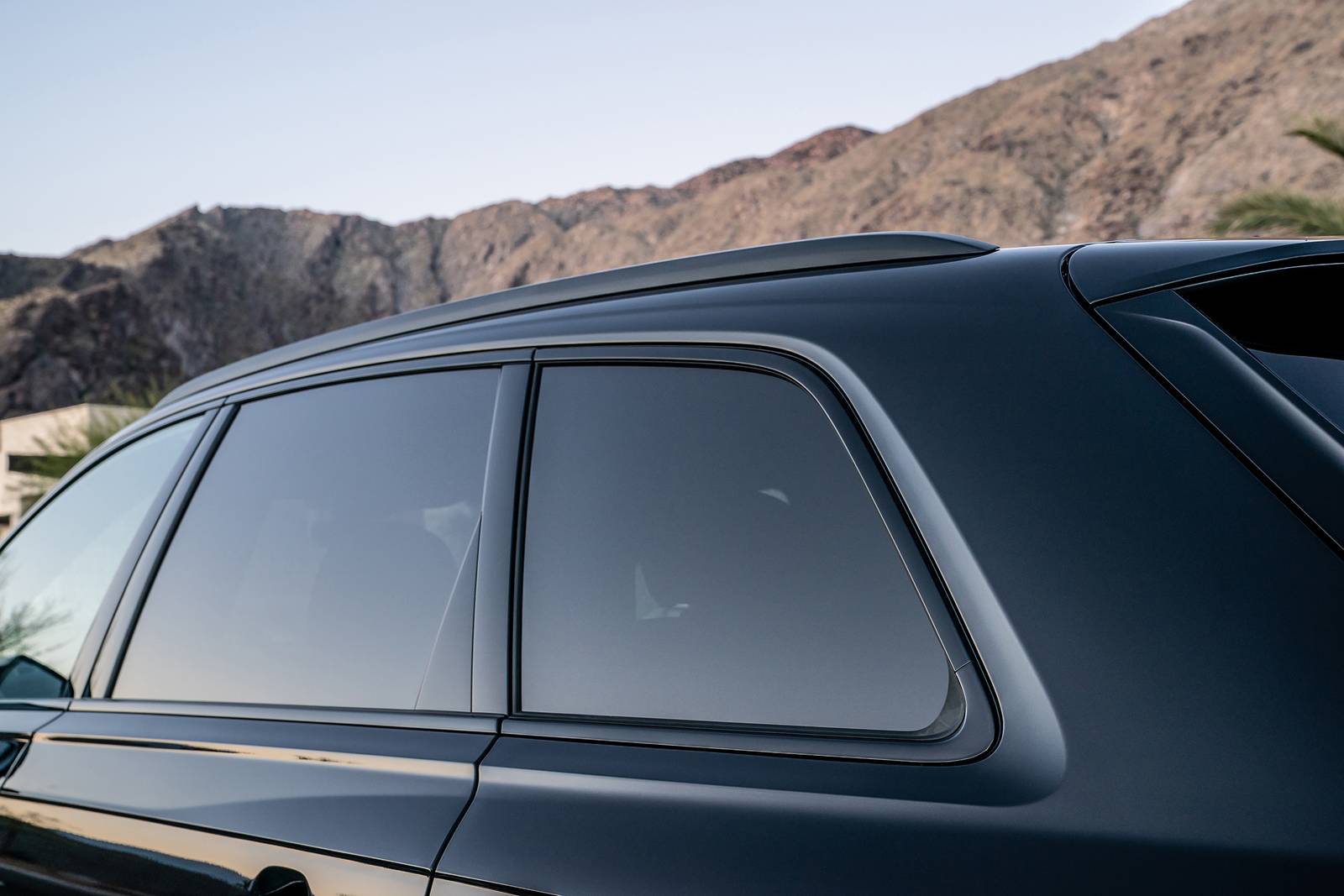 2020 Audi Q7 front safety EDETAIL