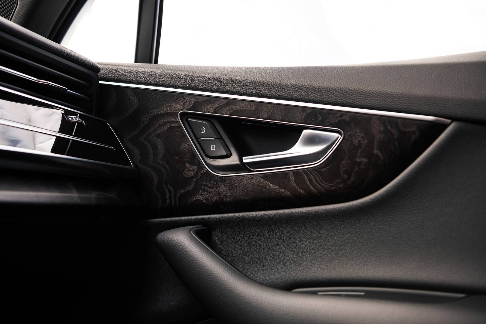 2022 Audi Q7 front safety DETAIL