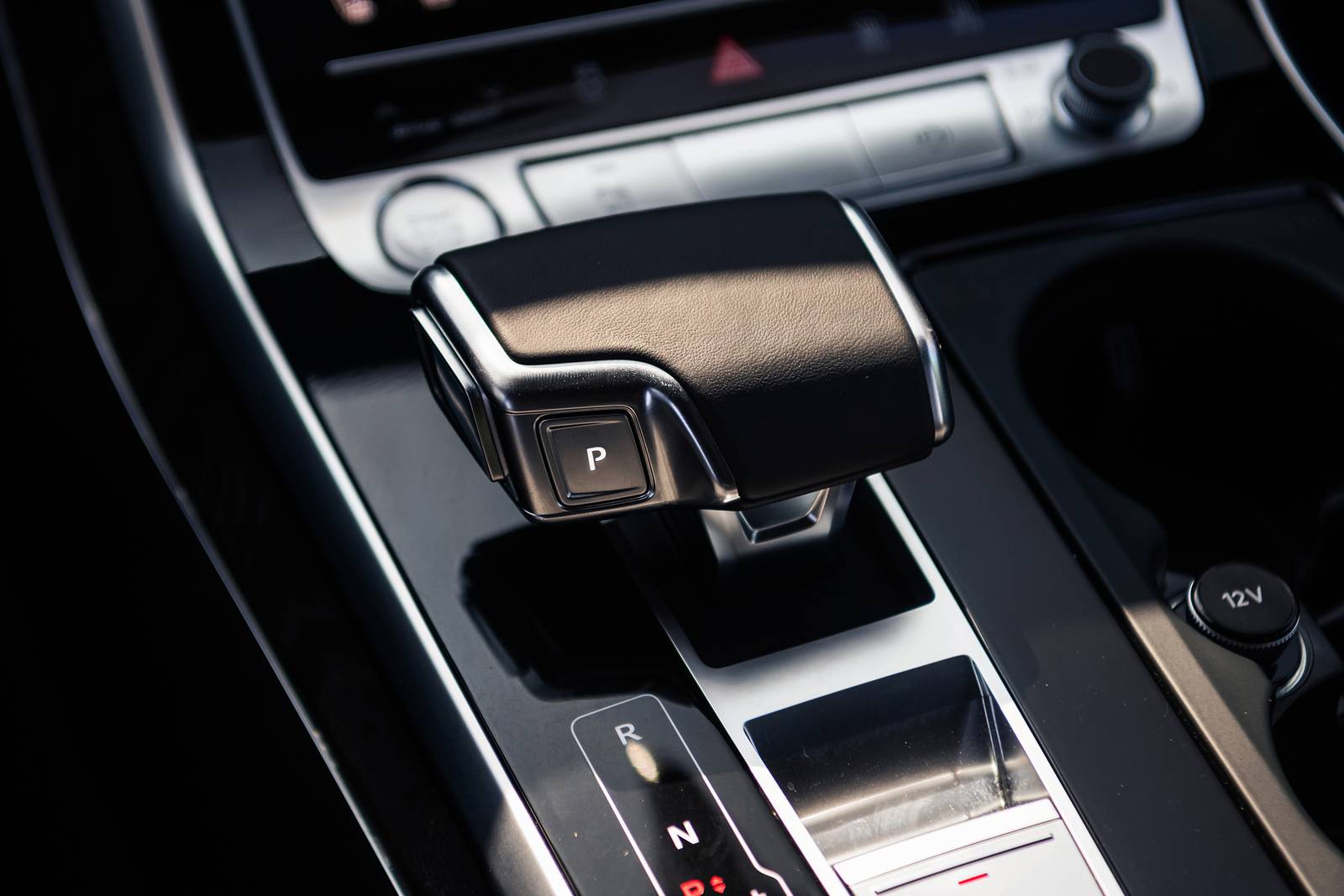 2022 Audi Q7 interior SHF