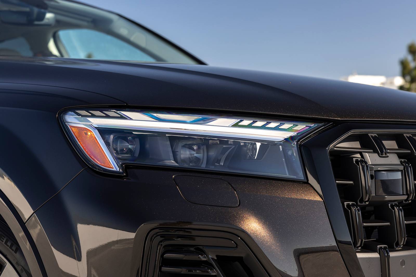 2025 Audi Q7 front safety EDETAIL