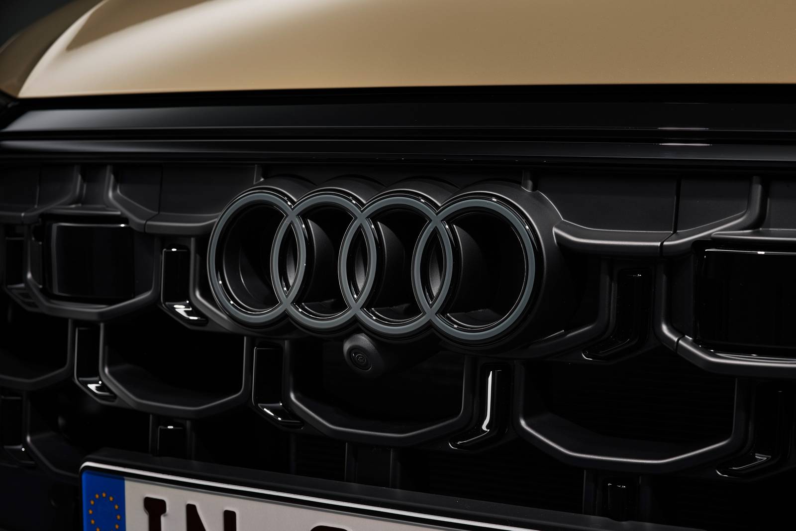 2024 Audi Q8 front safety FBDG