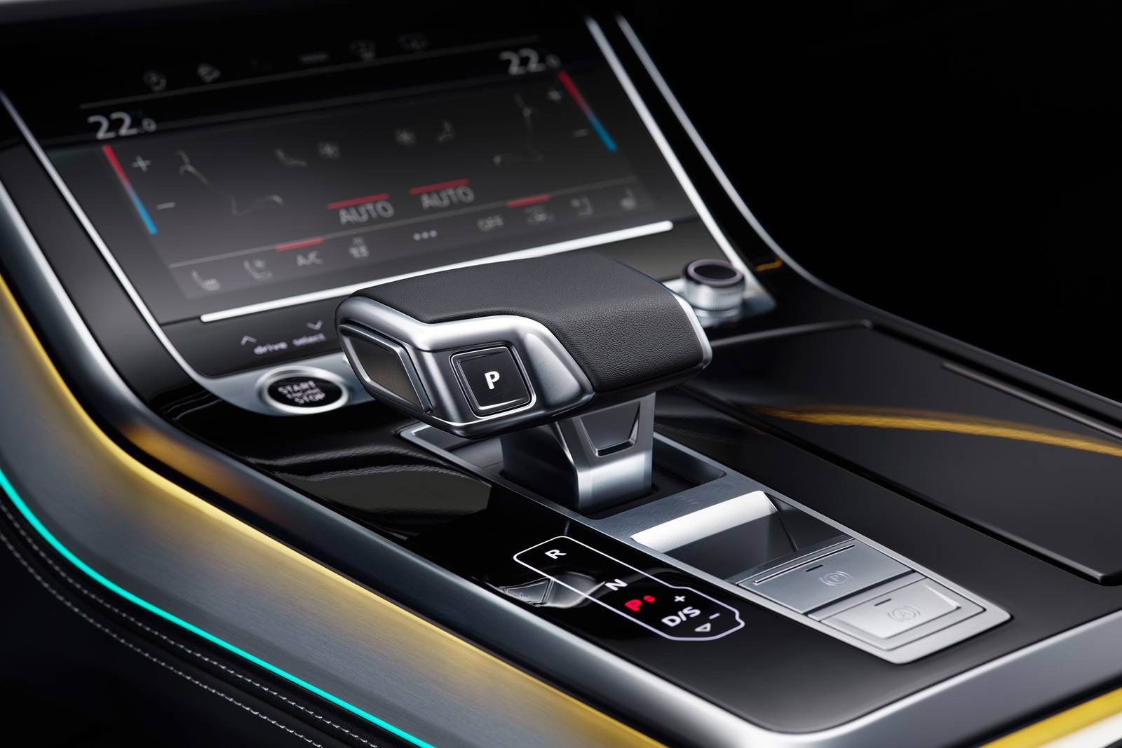 2024 Audi Q8 interior SHF