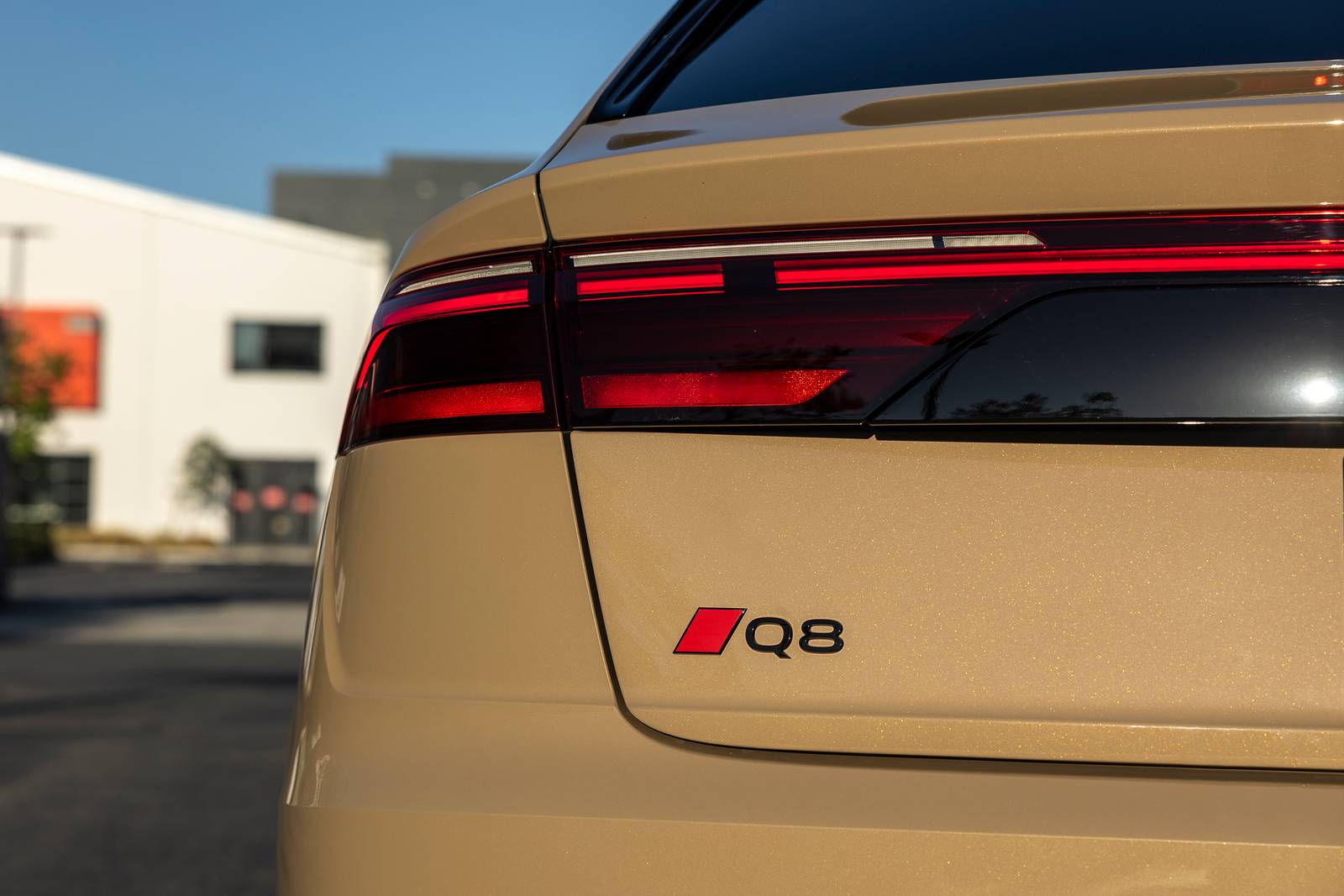 2025 Audi Q8 — OEM photo 5