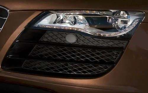 2011 Audi R8 front safety DETAIL