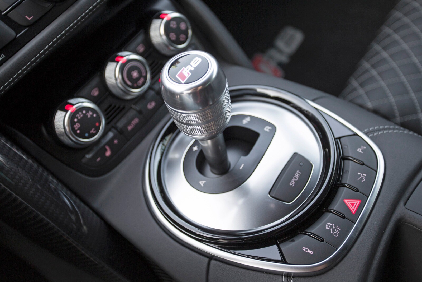 2014 Audi R8 interior SHF