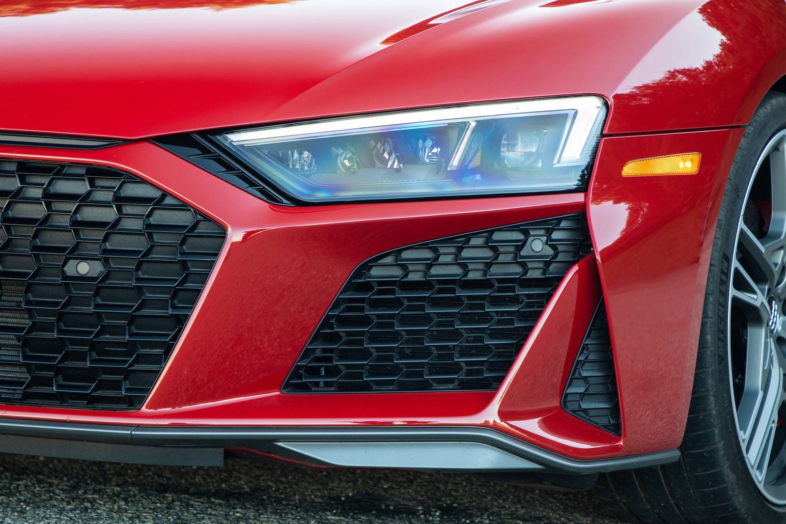 2020 Audi R8 Spyder front safety EDETAIL