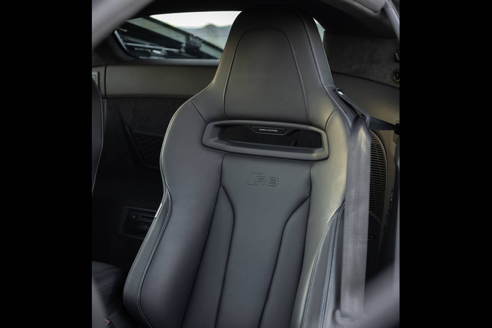 2022 Audi R8 interior DETAIL