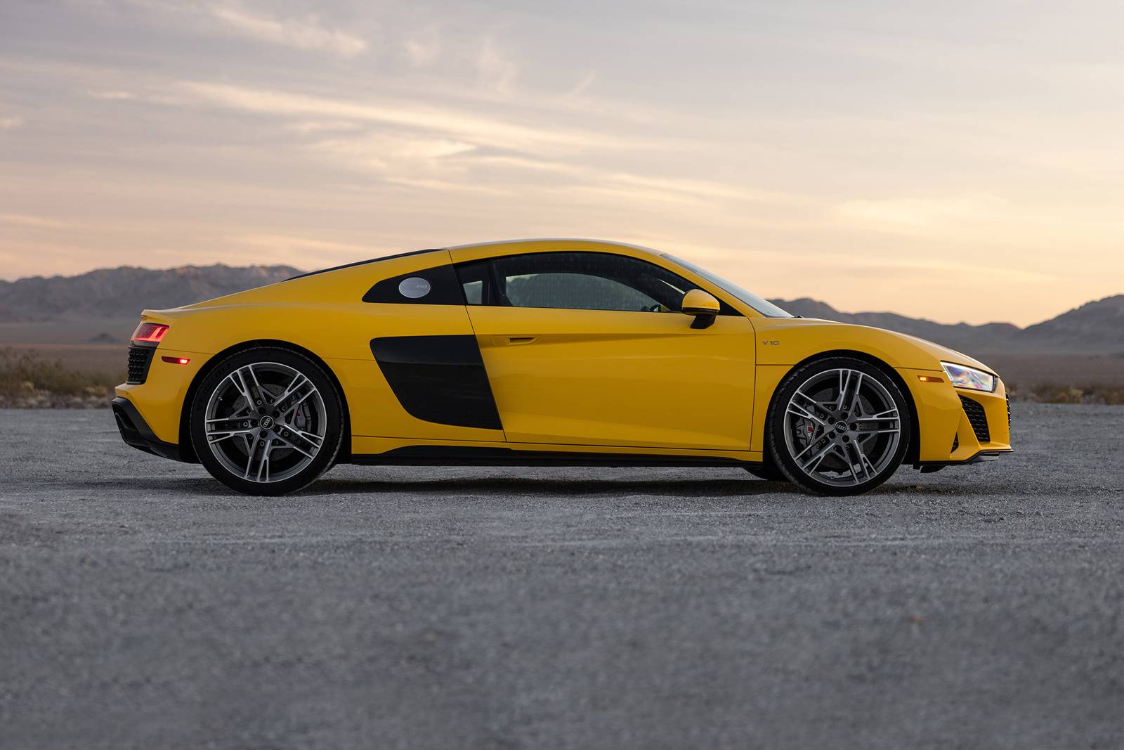 Audi R8 performance Coupe Profile