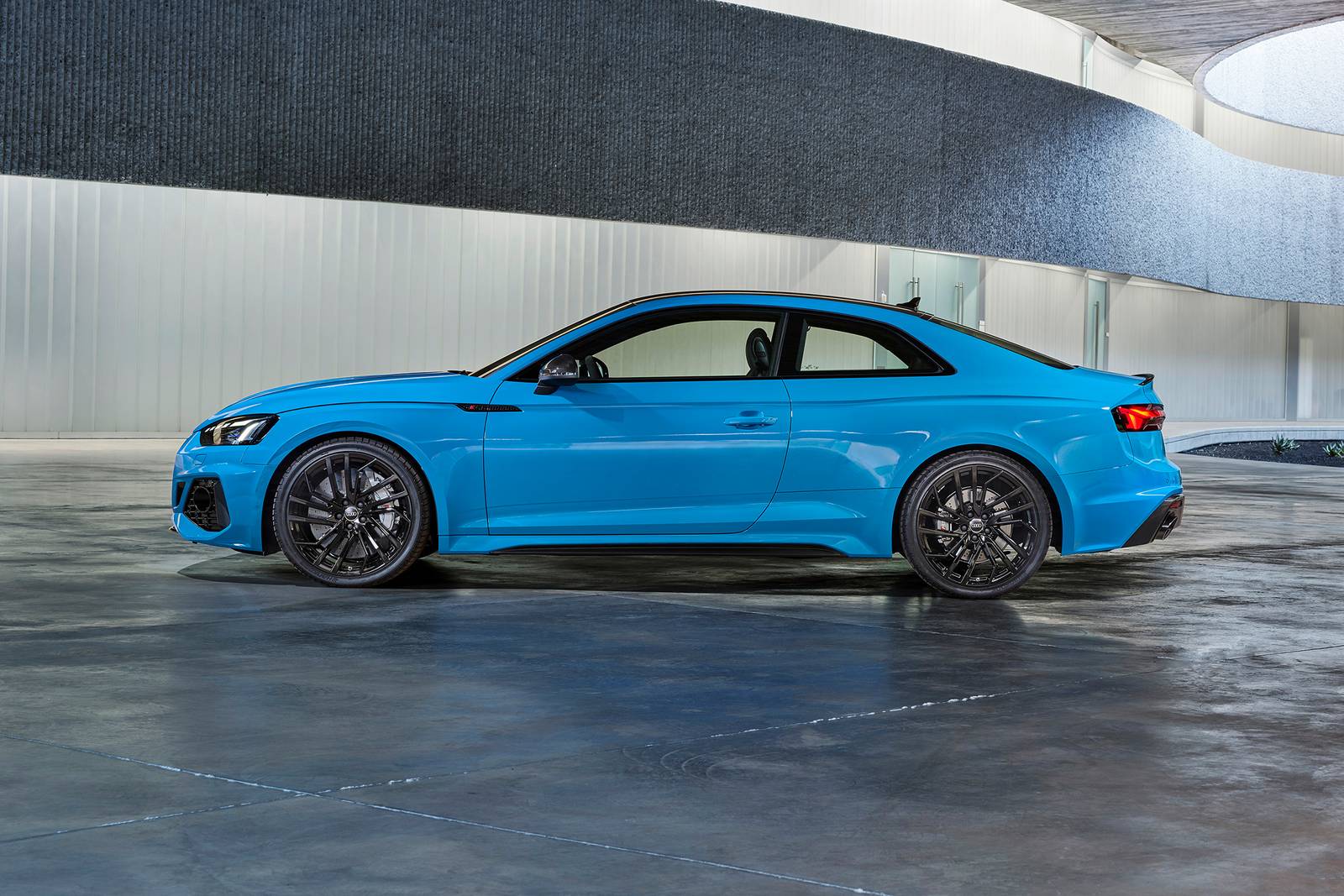 Audi RS 5 Coupe Profile