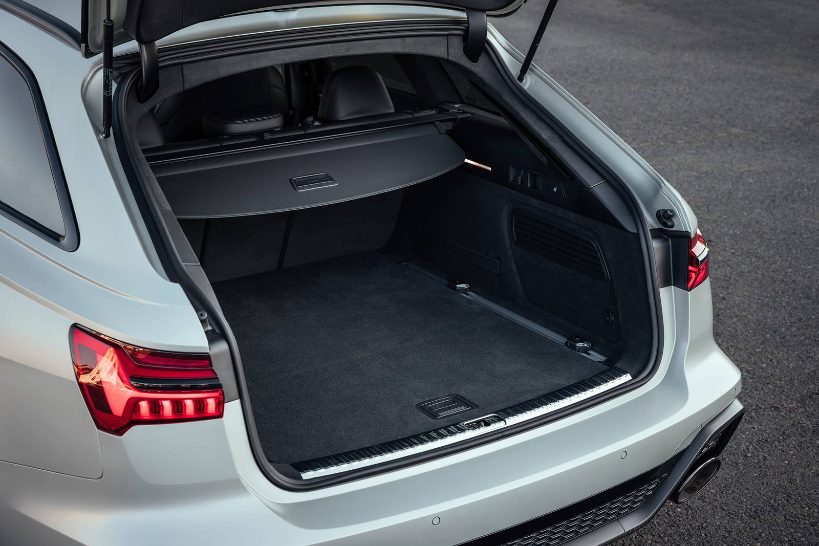 2024 Audi RS 6 interior CARGO