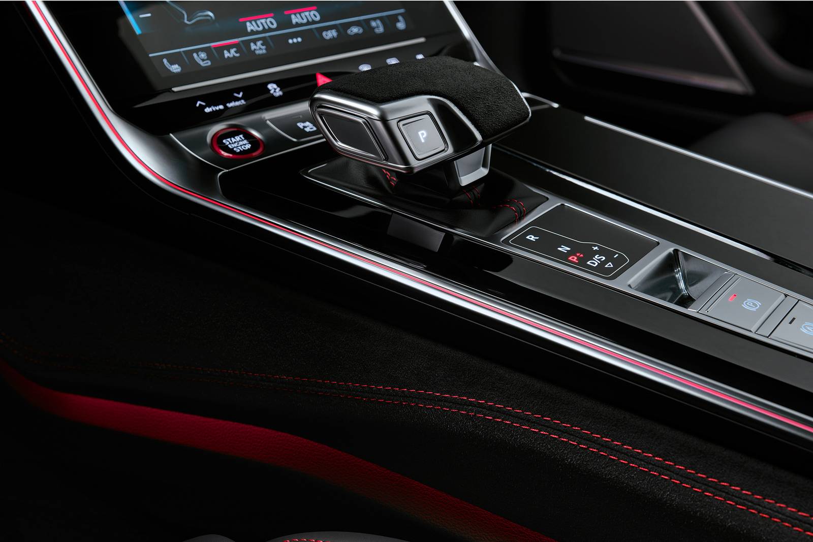 2025 Audi RS 6 interior SHF