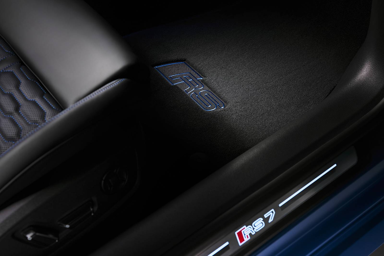 2024 Audi RS 7 interior DETAIL