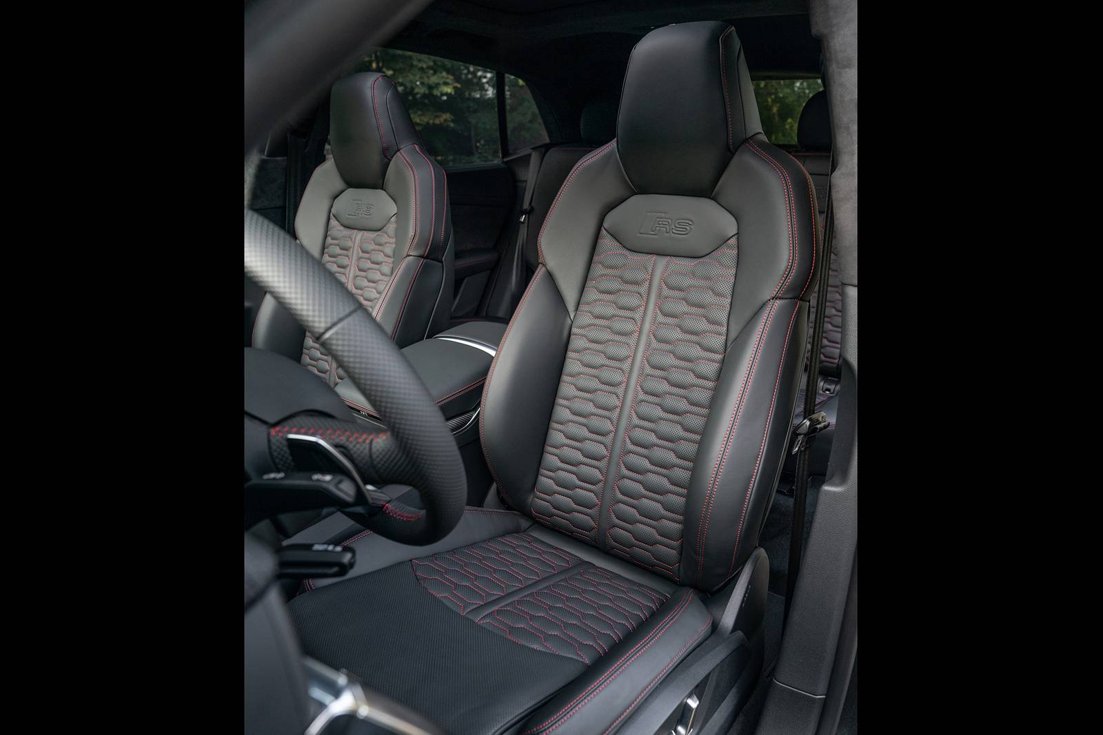 2020 Audi RS Q8 interior DETAIL