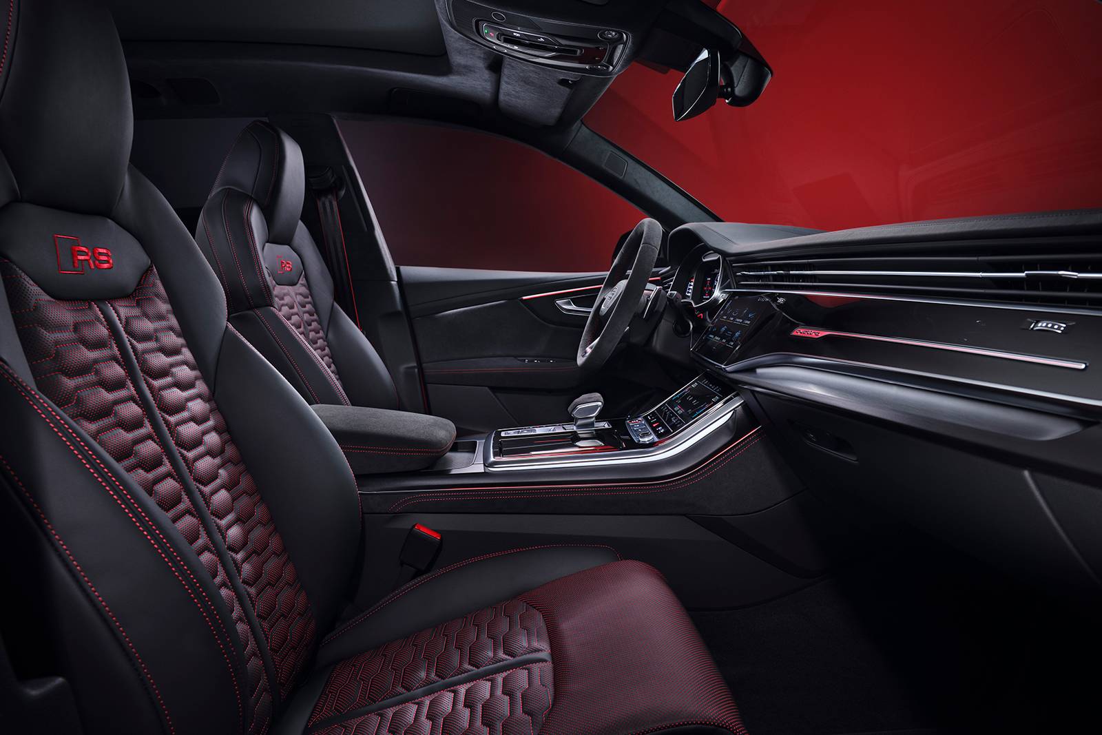 2025 Audi RS Q8 interior I
