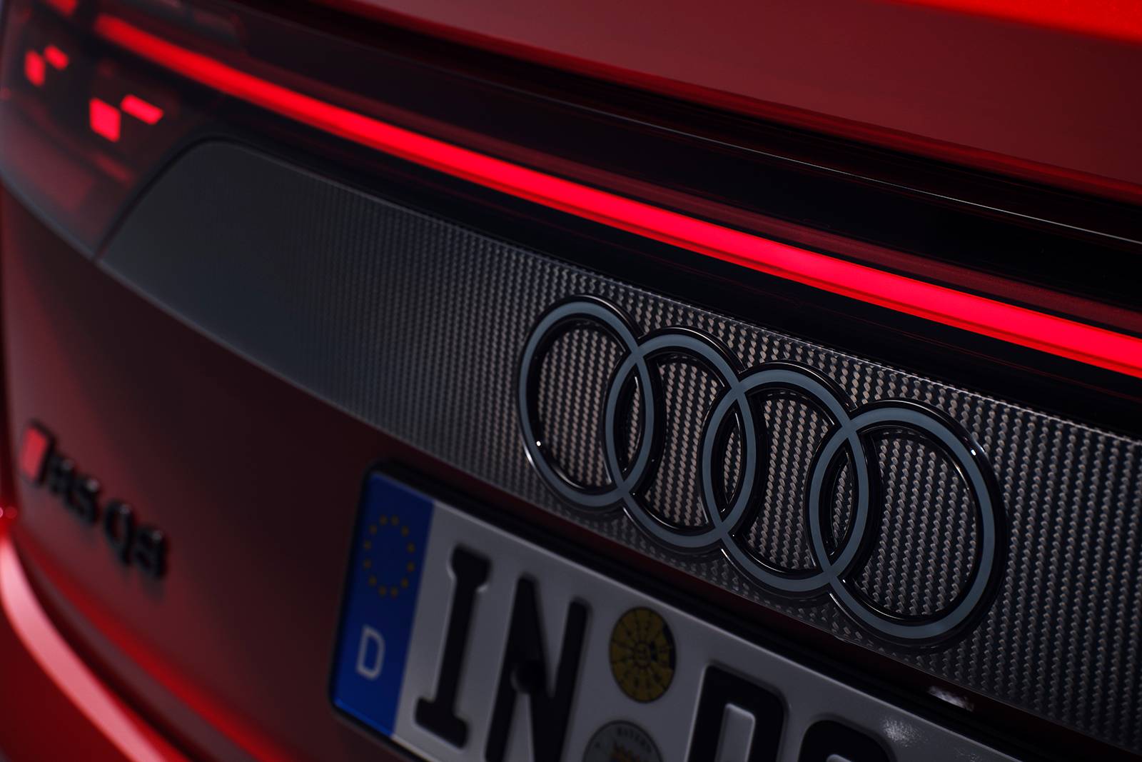 2025 Audi RS Q8 exterior RBDG