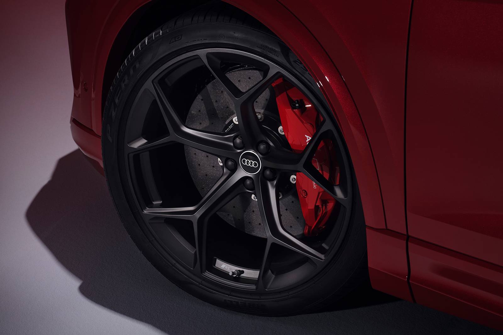 2025 Audi RS Q8 — OEM photo 3