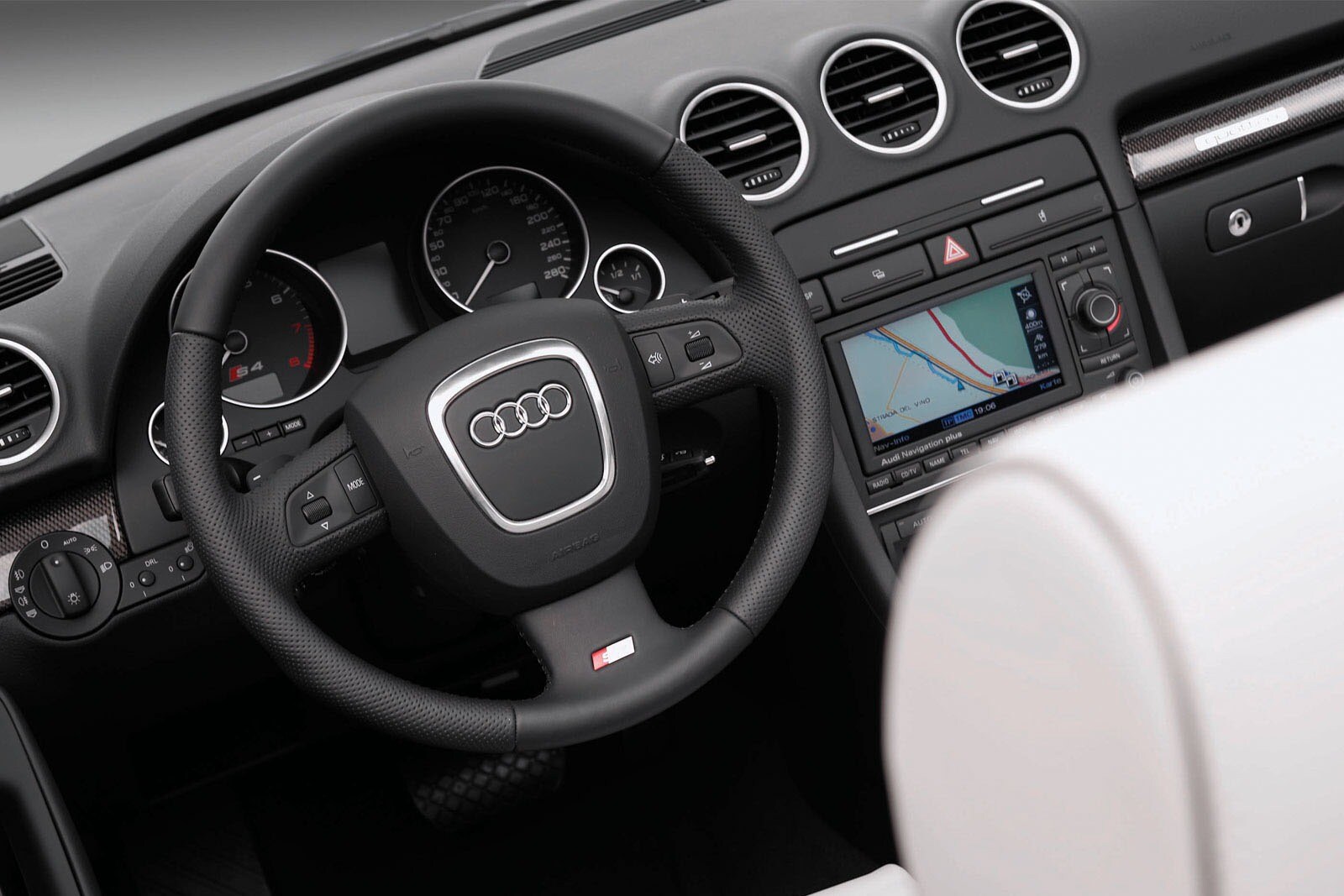 2007 Audi S4 interior D