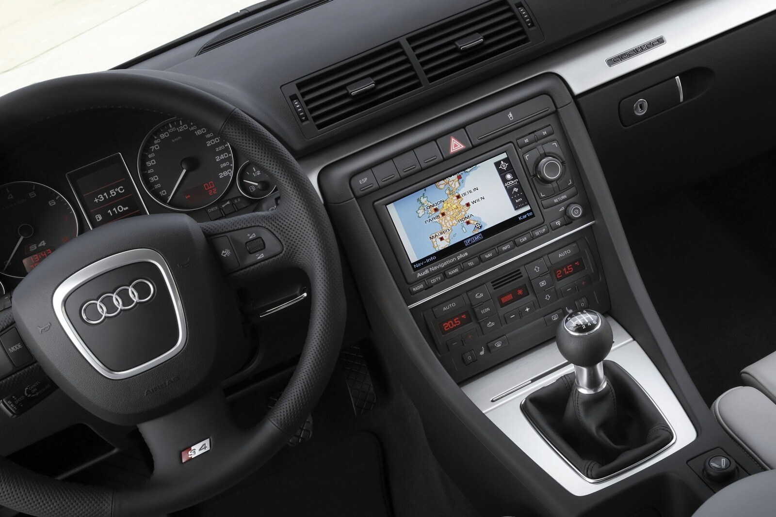 2007 Audi S4 interior D