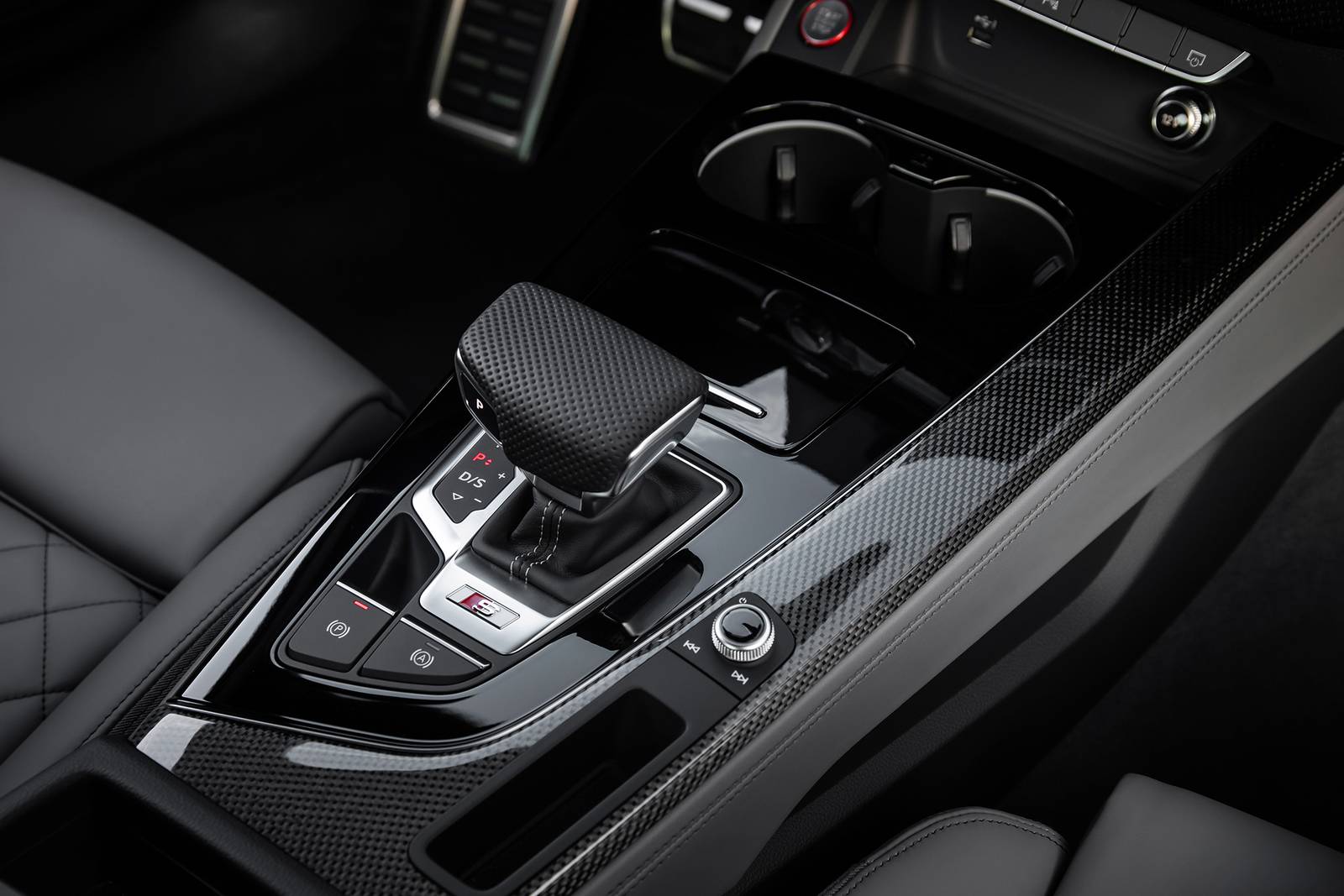 2022 Audi S4 interior SHF