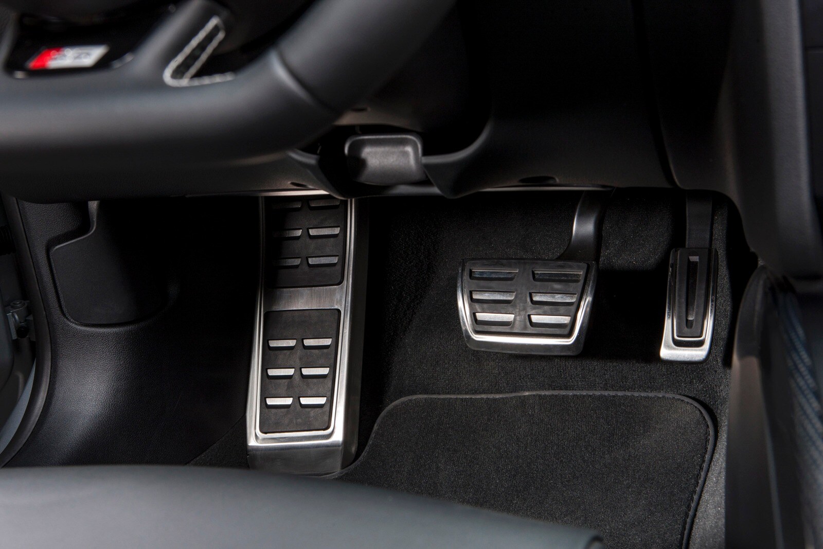 2015 Audi S5 front safety DETAIL