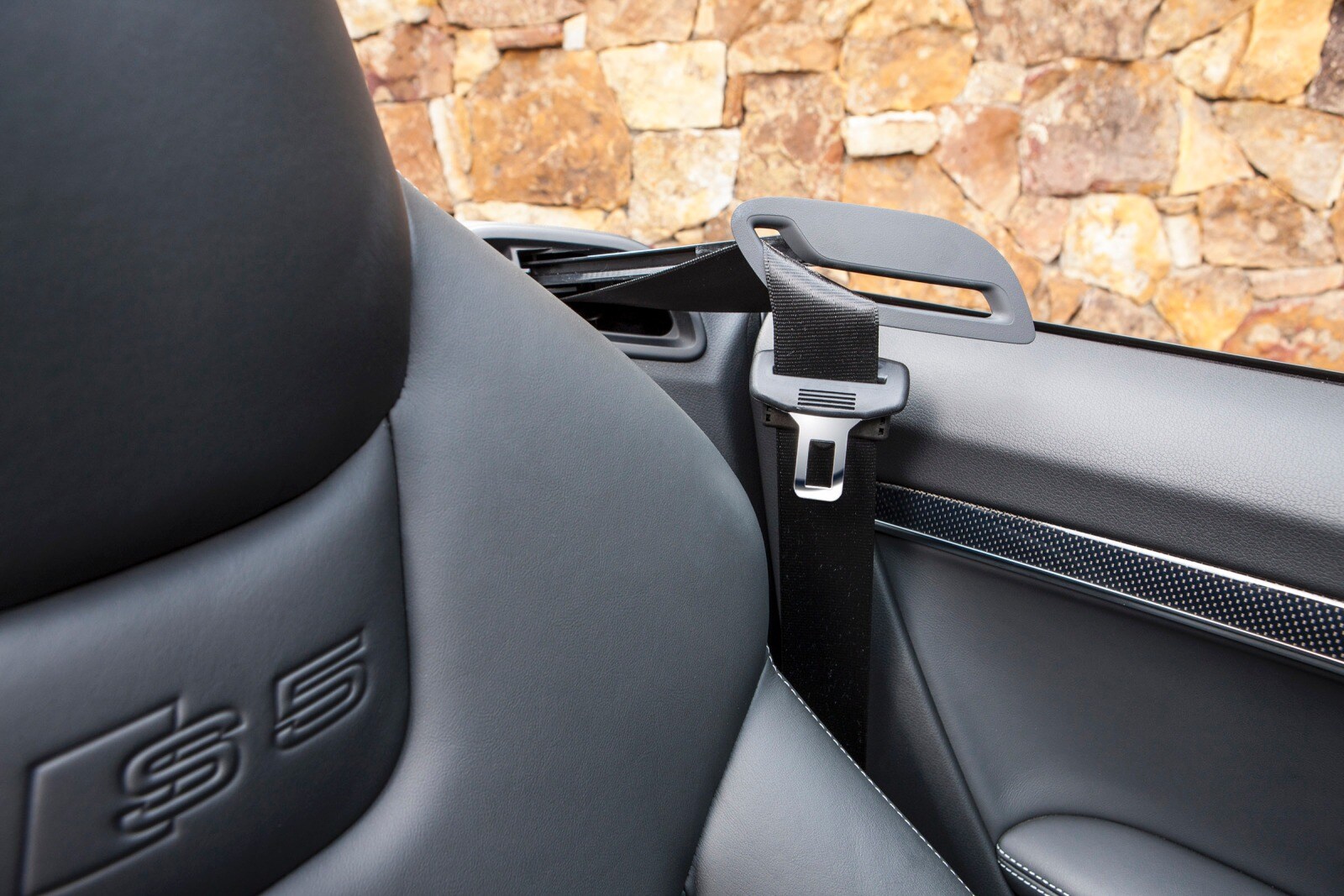 2015 Audi S5 front safety DETAIL