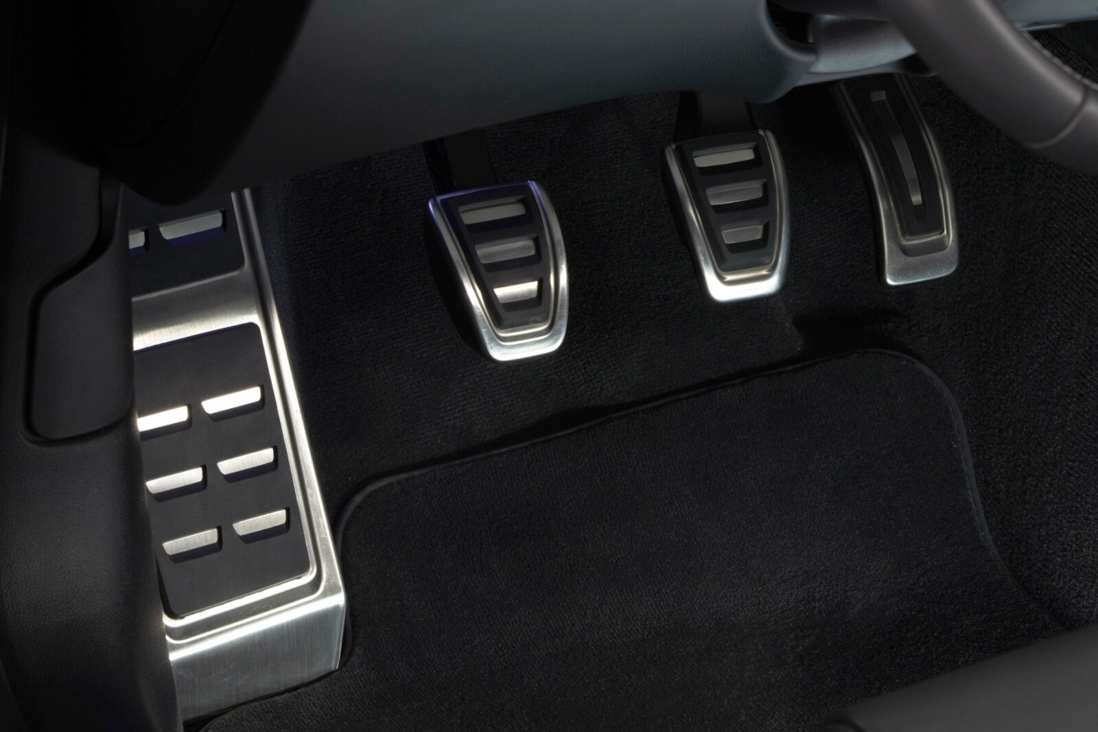 2016 Audi S5 front safety DETAIL