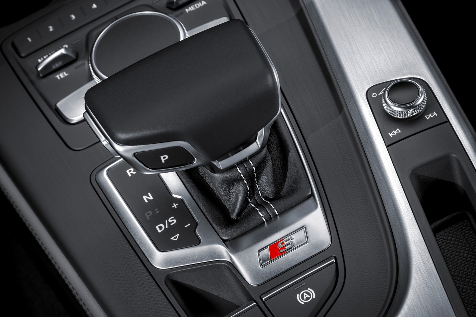 2018 Audi S5 interior SHF