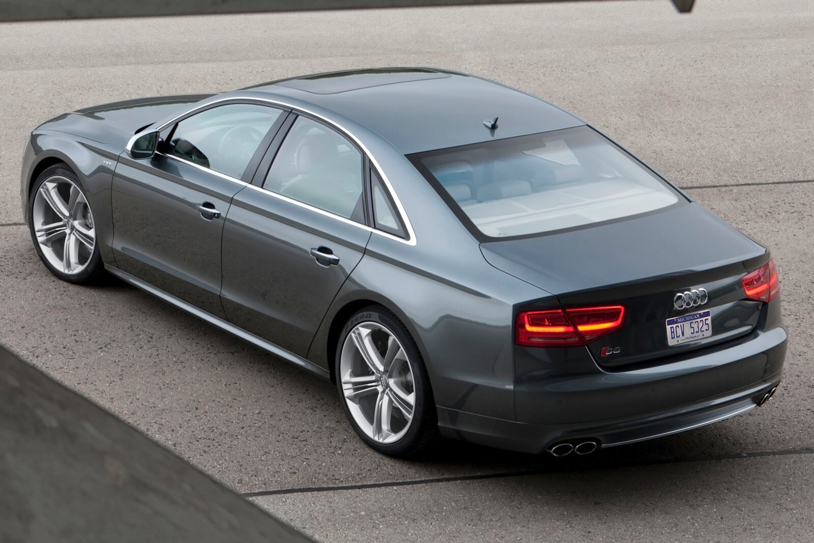 2013 Audi S8 Sedan Exterior