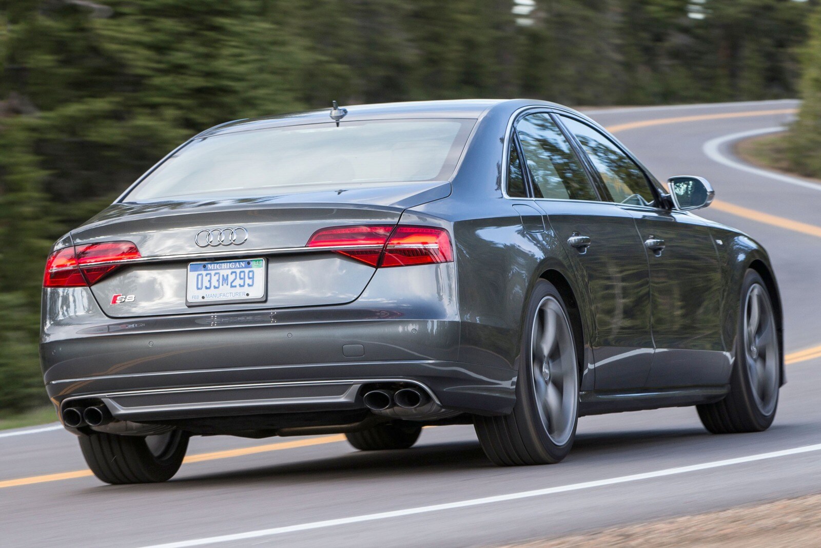 2016 Audi S8 — OEM photo 5