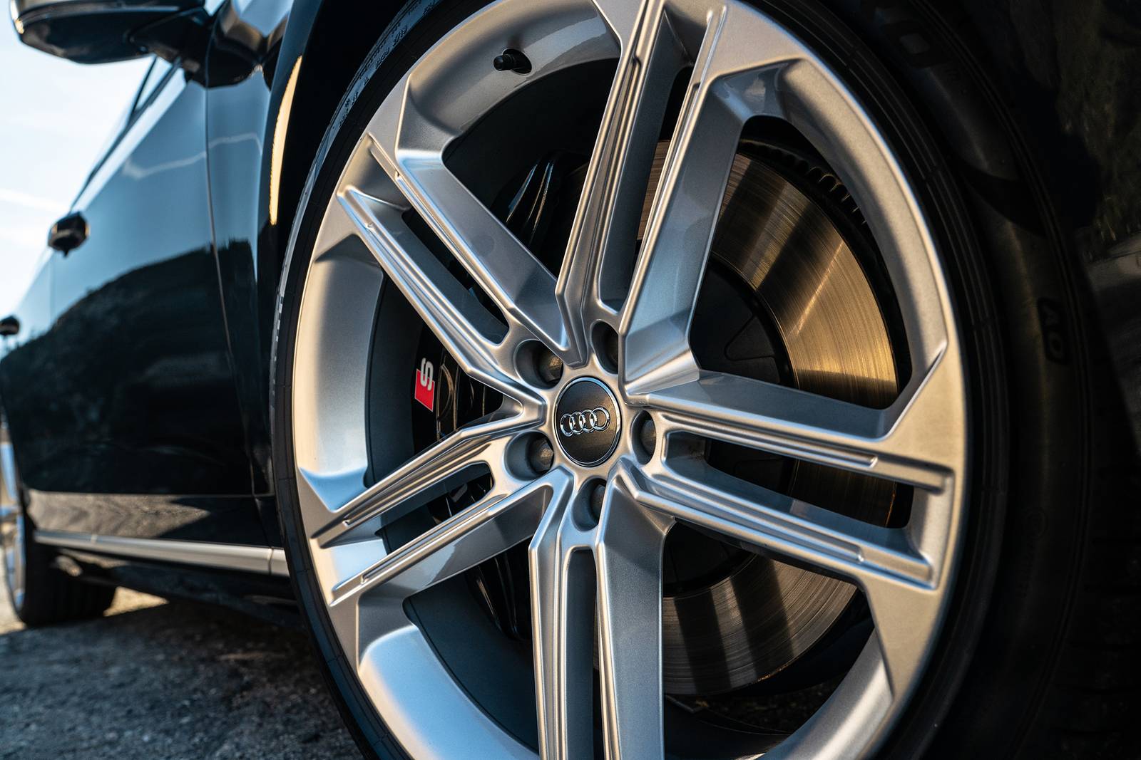 2021 Audi S8 — OEM photo 3