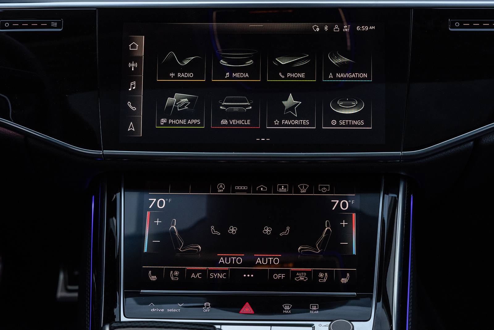 2022 Audi S8 interior CC